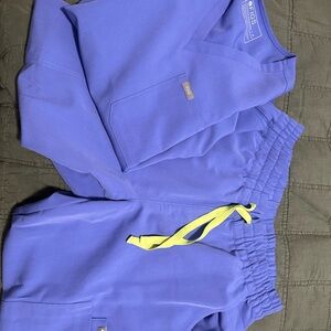 Figs grape (light purple)scrub set